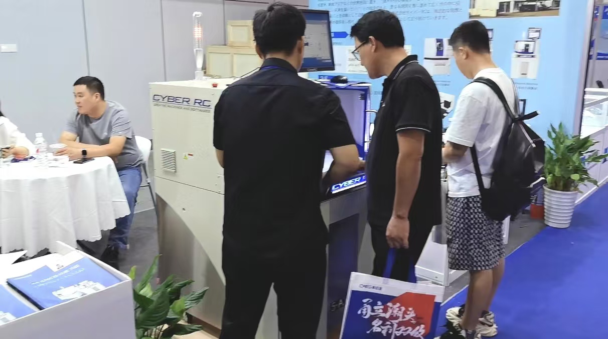 數(shù)控磨刀機展會現(xiàn)場